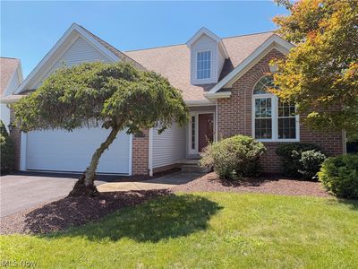 Property at 90 Lake Pointe Cir, Canfield, OH