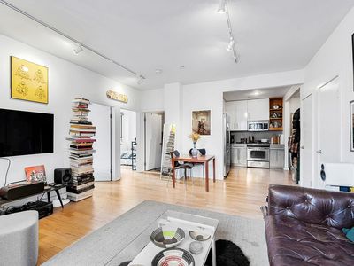 38 Delancey St #4A