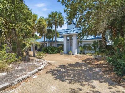 212 Sabine Dr