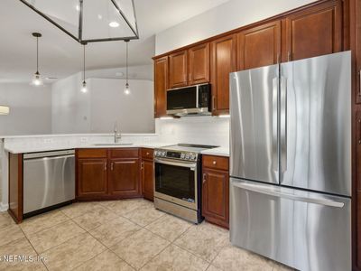 8657 LITTLE SWIFT Circle #27D