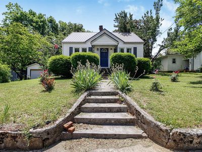 403 E Main St