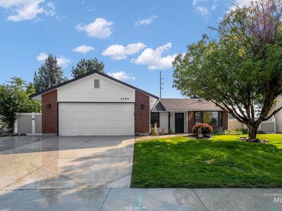 3385 N Creswell Way