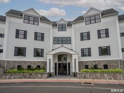 788 Farmington Avenue #303
