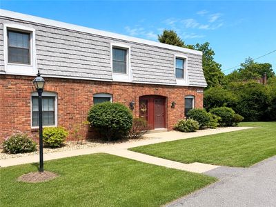 1066 Pennsbury Blvd