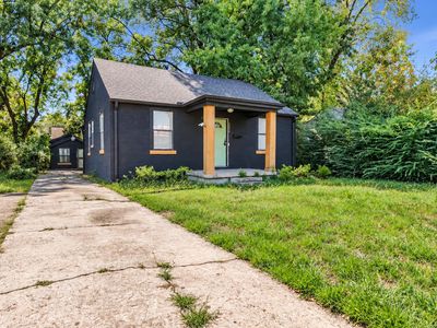 2325 Riley Ave