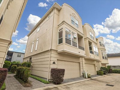 1515 Hyde Park Blvd APT 32