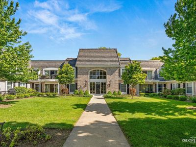1 Normandie Dr APT 208