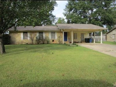 2511 Belair Dr