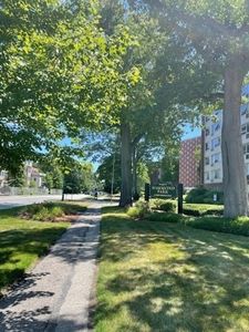 20 Hammond Pond Pkwy APT 208