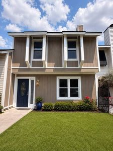 11 Hunters Ct