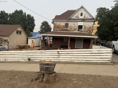 618 S Main St