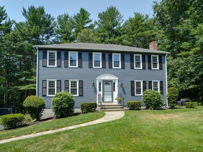 Property at 7 Chickadee Dr, Norfolk, MA
