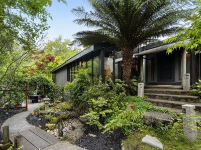 53 Sir Francis Drake Boulevard