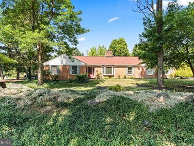 1916 Applewood Cir