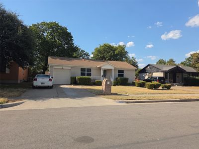 1017 E Spurgeon St