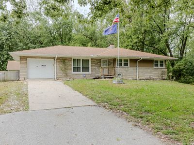 810 S Cline Ave