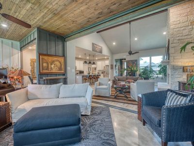 108 Lakecliff Drive