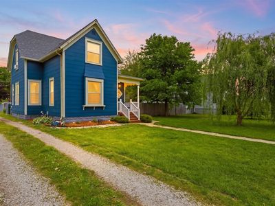 Property at 414 7th St, Lincoln, IL