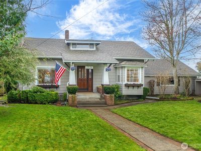 2520 Locust Avenue W