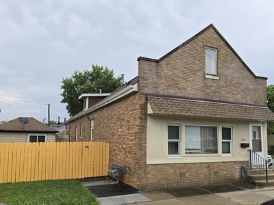 2347 W 144th St