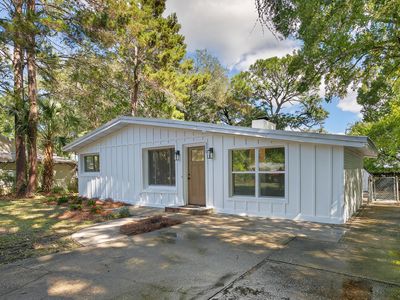 Property at 220 Edge Ave, Valparaiso, FL