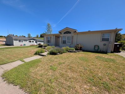 216 NW Lancer Ln