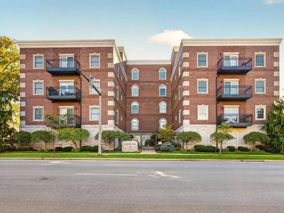 500 N Walnut St APT 403