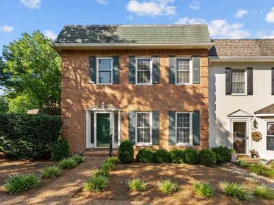 601 Glenn Cir