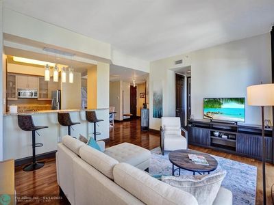 2617 NE 14th Ave UNIT 305