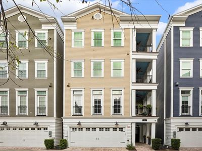 326 W 18th St