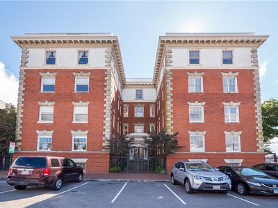 429 York St #4B