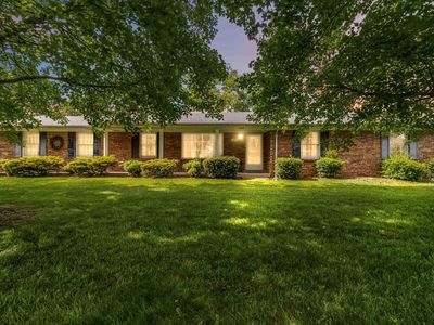 201 Colonial Ave
