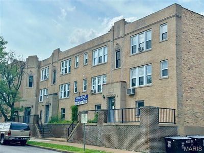 5001 S Grand Blvd
