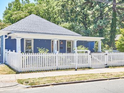 2203 Chapel Hill Rd
