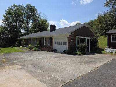 1377 Floyd Hwy N