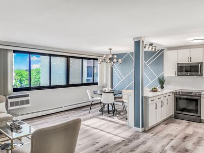 6300 N Sheridan Rd APT 406