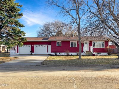 Property at 140 2nd St N, Carrington, ND