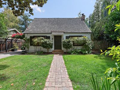 887 Harvard Ave