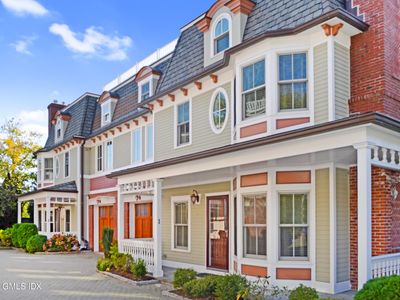 282 Bruce Park Ave #2