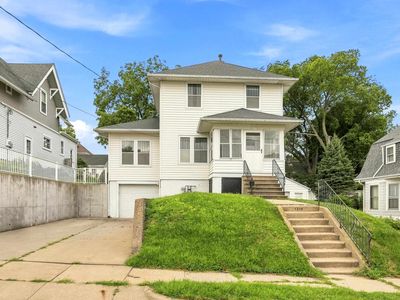 1225 Glen Oak St
