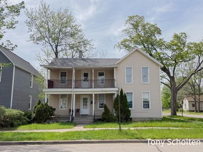 1351 Broadway Ave NW