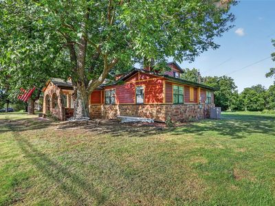2122 N Dobbs Rd