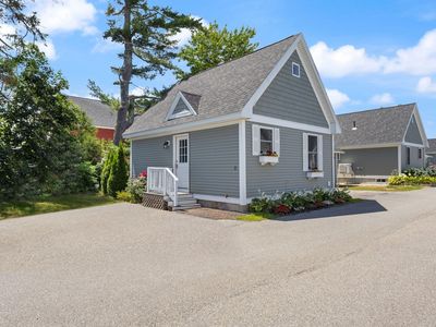 994 Portland Road #2
