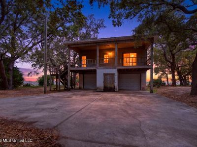 5329 E Belle Fontaine Dr