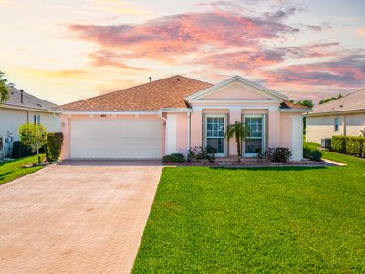 401 SW Lake Forest Way