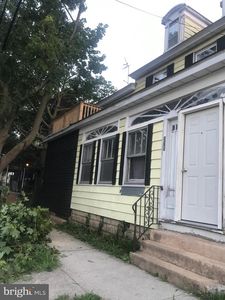 371 E Broadway