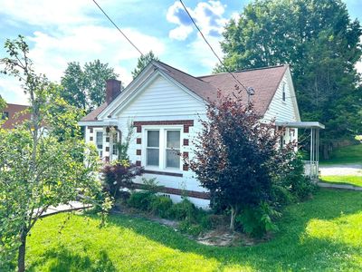 111 E Maple Ave