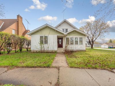Property at 1606 Greeley Ave N, Glencoe, MN