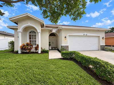 2858 NW 9th St