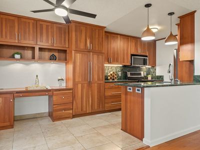 160 Keonekai Rd APT 21-101